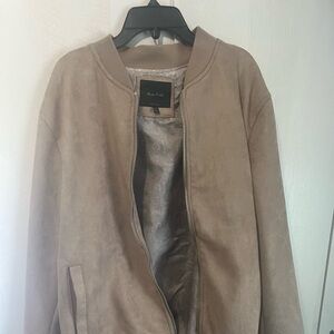 Porter & Ash suede Women’s Coat. Sure to turn heads with this milfy trendy coat.